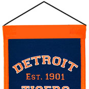 Hanging device for Tigers heritage banner