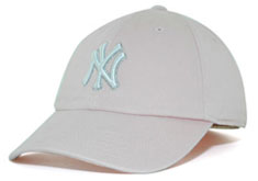 Yankees fitted pink women's hat