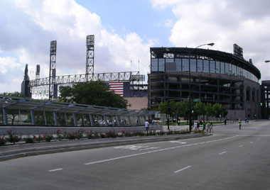 Chicago White Sox on X: #OTD in 1991: The #WhiteSox opened New Comiskey  Park, now Guaranteed Rate Field, to a sellout crowd of 42,191. Tweet us ⤵️  your favorite memories at the