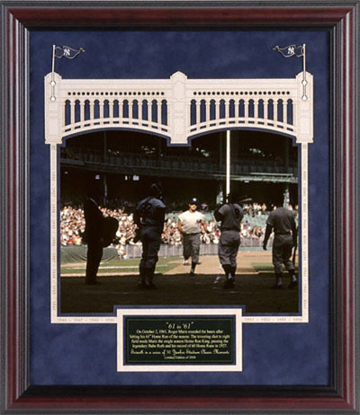 Roger Maris breaks Babe Ruth's home run record